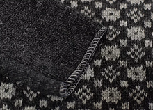 Load image into Gallery viewer, Flott troyggja við føroyskum mynstri og kraga