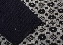 Load image into Gallery viewer, Fitt troyggja við kraga