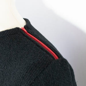 Single colour with zipper on shoulder