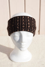 Load image into Gallery viewer, Headband with faroese pattern: the hen&#39;s poke
