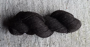 Dark brown faroese yarn
