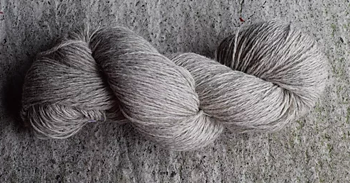 Light grey faroese yarn