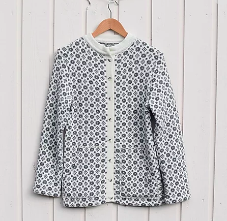 Buttoned sweater with pockets