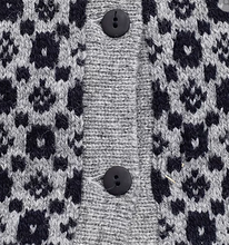 Load image into Gallery viewer, Open sweater (Krúna og Gásareyga)
