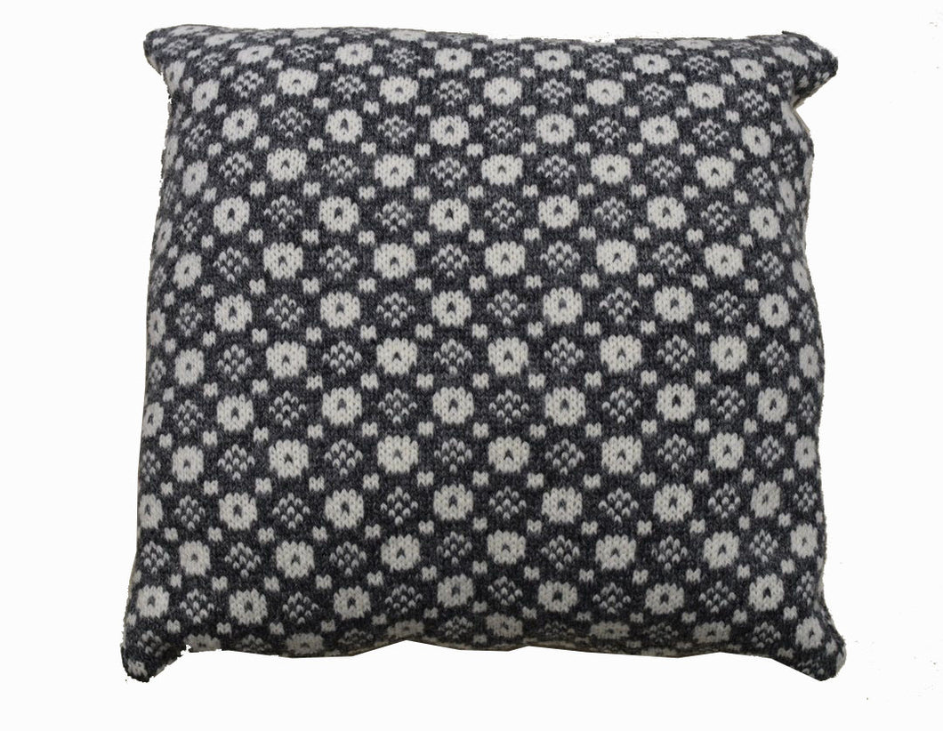 Grey and white pillow case with faroese pattern