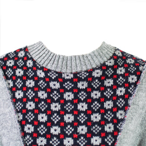 Sweater with pattern and wide arms